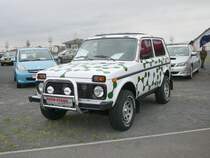 Lada Niva pr�sentiert beim 1. Fuldaer Autotag am 04.10.2009 auf der Fulda-Galerie 