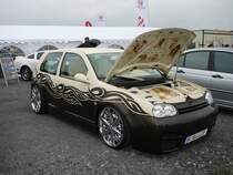 Ein ganz besonderer Golf 4 beim 1. Fuldaer Autotag am 04.10.2009 im Ausstellungsgel�nde  Fulda-Galerie 