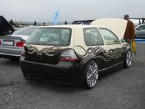 Ein ganz besonderer Golf 4 beim 1. Fuldaer Autotag am 04.10.2009 im Ausstellungsgel�nde  Fulda-Galerie 