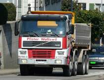 Volvo FM 12 Kipper unterwegs in Aarwangen am 08.09.2009