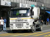 Volvo FM 12 unterwegs in der Rosenstadt Rapperswil am 07.09.2009