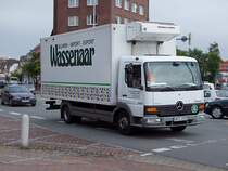 ATEGO 817 mit Khlwagenaufbau ist auf den Straen in Cuxhaven unterwegs;090831