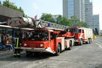 Feuerwehr Duisburg
DLK 23-12
Iveco Magirus 
DU 2331
Aufgenomen am HBF Essen bei der Love Parade 2007.