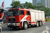 Feuerwehr Duisburg
HLF 28/40
MAN
DU 2362
Aufgenomen am HBF Essen bei der Love Parade 2007.