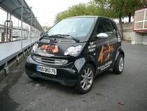 Smart mit der Werbung fr das Bateaux-Mouches-Restaurant am Seine-Anleger in Paris am 11.10.2009