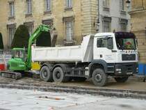 MAN TG 310 A auf der Strassenbahnbaustelle im Reims am 12.10.2009