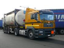 MAN der Bertschi AG verlsst einen Rastplatz an der A3, 12.10.09