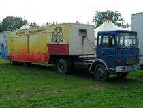 MAN_14.192 mit Zirkusauflieger auf der Klosterwiese zu St.Anna in Ried i.I.;090920