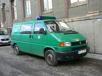VW T4 in minzgrner Lackierung abgestellt vor der Bundespolizeiinspektion Erfurt am 13.10.2009