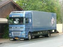 DAF 95XF mit Blumenkoffer (08.07.09, Bensheim).
