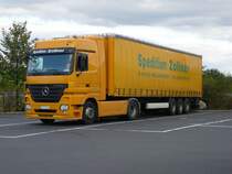 MB Actros der Spedition ZOLLNER rastet auf dem Autohof Werneck am 14.10.2009