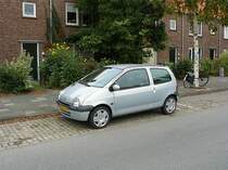 Ein Twingo fotografiert Meerburgerkade, Leiden, Niederlande. 21-09-2007
