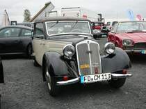 ein DKW Front Luxus Cabriolet Typ F 5 - 700 ausgestellt beim 1. Fuldaer Autotag am 04.10.2009 auf der Fulda-Galerie

