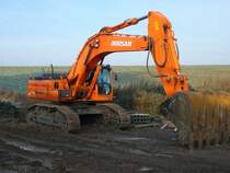 Doosan DX 480 LC der Firma BICKARD-BAU auf einer Baustelle in Th�ringen, 21.10.2009
