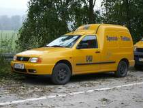 VW Caddy steht an einer Br�ckenbaustelle in der N�he von Gro�heringen am 22.10.2009
