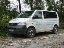 VW T 5 des Nordh�user Baupr�finstituts steht an einer Br�ckenbaustelle in der N�he von Gro�heringen am 22.10.2009
