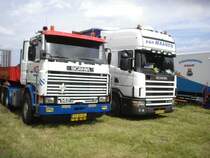 Scania der 3er und der5er Reihe als transportfahrzeuge fr die in Alt-Schwerin ausgestellten und fahrtchtigen Dampfmaschinen.