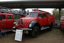 Magirus Deutz TLF 16 der Feuerwehr Solingen.
Aufgenommen beim M�ngstener Br�ckenfest am 24.10.2009.