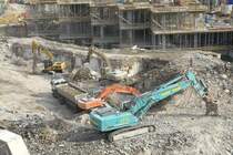 Liebherr 954 in Essen am Alten Karstadthaus Limbecker Platz.