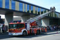 Feuerwehr Gelsenkirchen
0-1  GE 2450
Mercedes Econik
DLK 