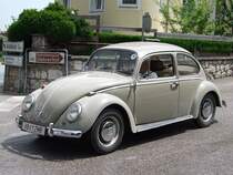 VW-Kfer  knattert  mit dem legendren Sound anlsslich der Oldtimerrundfahrt  Stehrerhof  bei Neukirchen/Vckla;090705