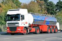 DAF XF unterwegs fr  Klner Zucker  kurz nach der Zuckerfabrik in Euskirchen - 20.10.2009