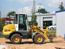 Radlader von Liebherr 506 Stereo
Auf einer Baustelle in Hemmingen aufgenommen.