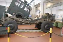 Fahrgestell des SW 4 der Bundespolizei steht am Tag der offenen Tür bei der Bundespolizeiabteilung Hünfeld anl. des 50-jährigen Standortjubiläums am 13.09.2009 in 36088 Hünfeld 
