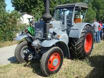 Lanz-Bulldog 9506 aus dem Jahr 1950,
1-Zyl.Glhkopfmotor mit 10,3L Hubraum und 45PS,
Traktortreff Breisach Sept.2009