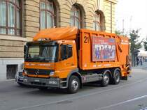 Stadt Basel - Mllwagen Mercedes ATECO BS 2319 unterwegs am 31.10.2009