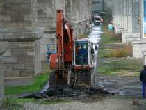 Atlas 1604 bei Baggerarbeiten zwischen zwei Autobahnbrcken im Bereich Jena am 04.11.2009