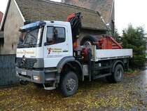 MB Atego mit Palfinger-Kran und Arbeitskorb von  Elektro-Mehnert  in der Nhe von Jena am 04.11.2009