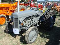 Ferguson TEF 20,
Bj.1953, Dieselmotor mit 2092ccm und 26PS
Traktorentreff Breisach Sept.2009