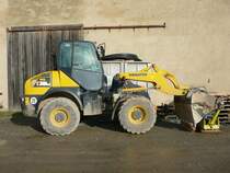 Komatsu Radlader steht am 05.11.2009 in Schps/Thringen