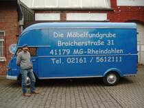 Ich und mein Hanomag F35 Mbelwagen Ez. 01.07.1968, 54Ps, Foto am 24.02.2009 mit Selbstauslser gemacht.