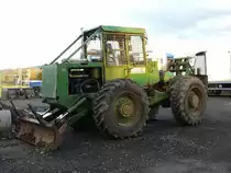 Holzr�ckmaschine von Th�ringen-Forst steht bei der Firma LEO in 07407 Uhlst�dt-Kirchhasel am 05.11.2009