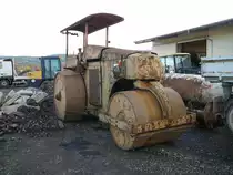 Strassenwalze DW 10, 12,4 t, Bj. 1963, vom VEB Baumaschinen Gatersleben steht bei der Firma LEO in 07407 Uhlst�dt-Kirchhasel am 05.11.2009