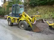 Zeppelin steht auf einer Baustelle s�dlich von Saalfeld