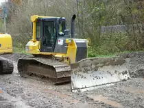 Komatsu D 41 P steht auf einer Baustelle im Saaletal am 10.11.2009