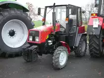 Belarus 320 steht in der Ausstellung bei L&K in Marlishausen/Th�ringen am 10.11.2009