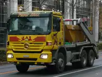 Mercedes ACTROS mit Mulde unterwegs in der Stadt Bern am 09.11.2009