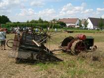 Dieser alte Hanomag Benzinschlepper war beim Bulldogtreffen in Bocka mit einen Mhbinder unterwegs