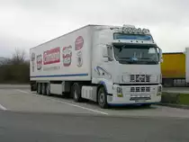 Volvo FH steht auf einem Rastplatz an der A 71