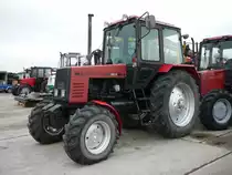 Belarus 820 steht in der Ausstellung bei L&K in Marlishausen/Th�ringen am 10.11.2009