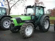 Agroplus 610 steht in der Ausstellung bei L&K in Marlishausen/Th�ringen am 10.11.2009