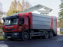 Renault-410 mit M�llwagenaufbau ist am Freitagnachmittag noch voll im Einsatz;091113