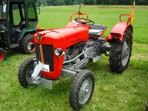Massey-Ferguson 25,
der Typ mit 25PS aus 1753ccm wurde von 1963-65 gebaut,
Buchenbach 2008