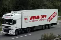 DAF XF95.430 von WEMHOFF am 24.09.2009 bei L�denscheid unterwegs.