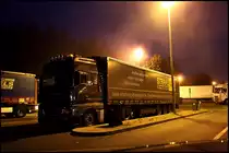 MAN TGX 18.480XXL (?) von PETER H�NSEL auf dem Rasthof Siegerland-West. (22.09.2009)


