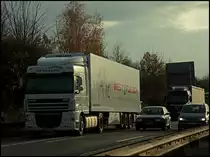 DAF XF105.460SC  SpaceCab  von WETRALOG ist mit einem Auflieger von WESTFLEISCH unterwegs. WETRALOG ist die Logistiktochter von Westfleisch. 